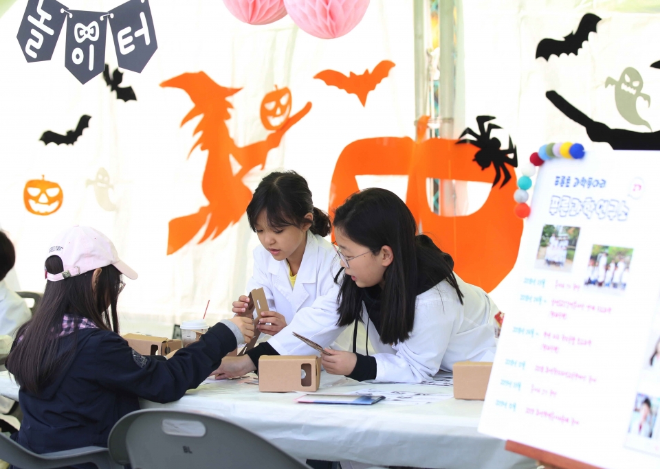 학생동아리 축제 운영 부스 모습